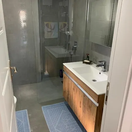 Cosy Flat In Old Town شقة *